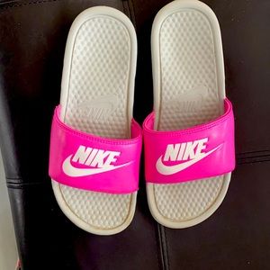 Nike slides pink sz 8